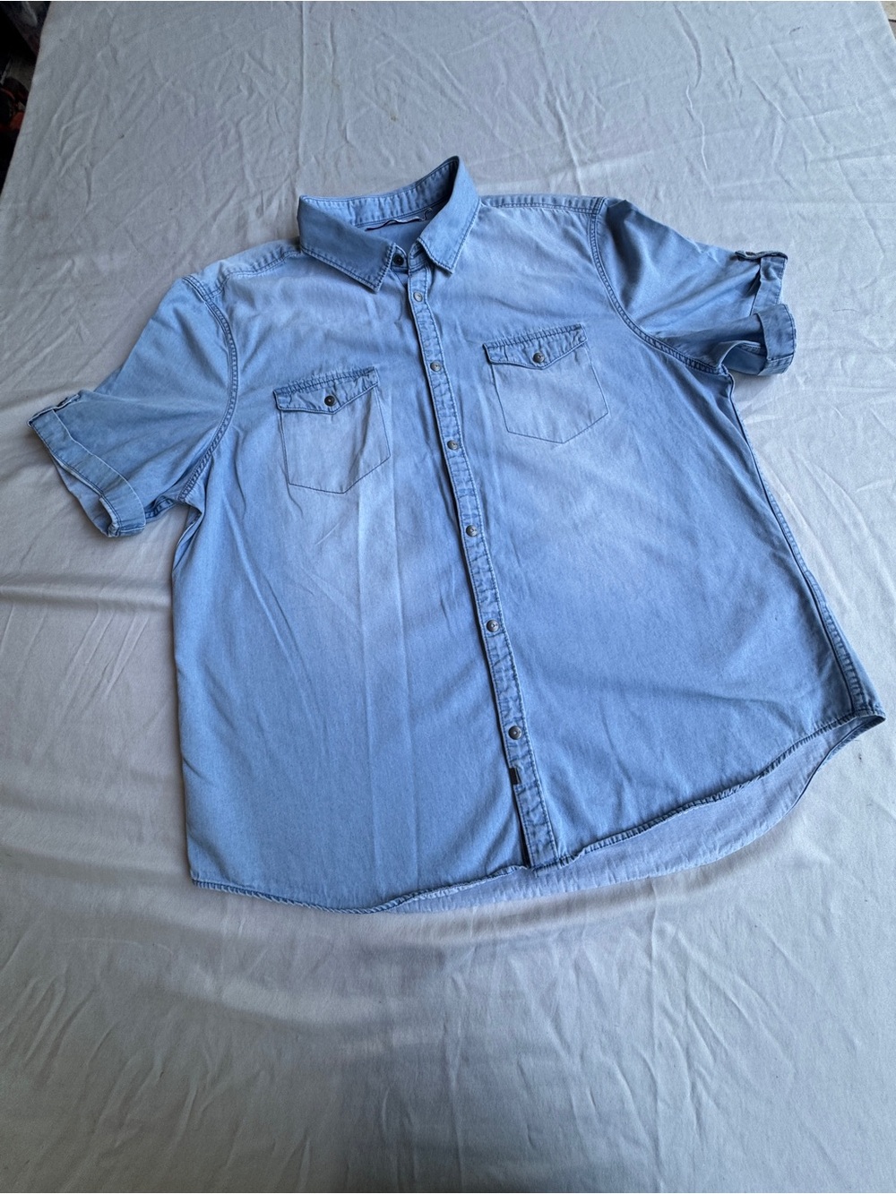 Calvin klein Light denim button down short sleeve shirt men's XL